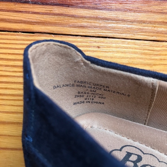 Bass Navy Flats, EUC, 7.5 - Picture 8 of 11